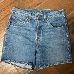 Levi’s Denim Medium Wash Shorts Womens Size 30